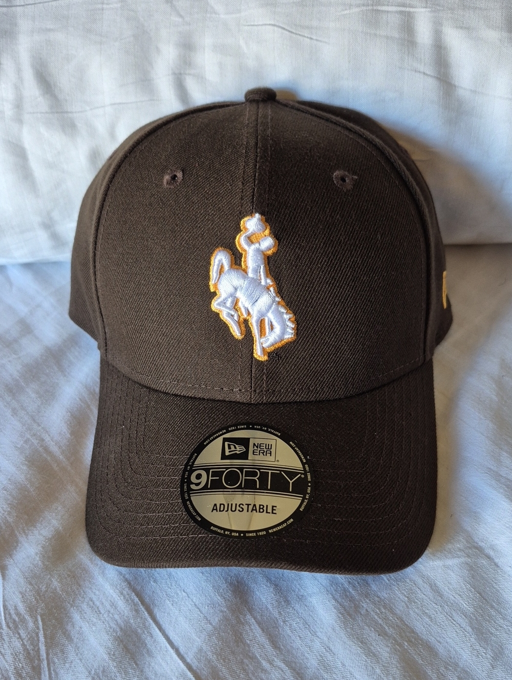 New Era 9FORTY University of Wyoming Cowboys Brown Velcroback Hat - New